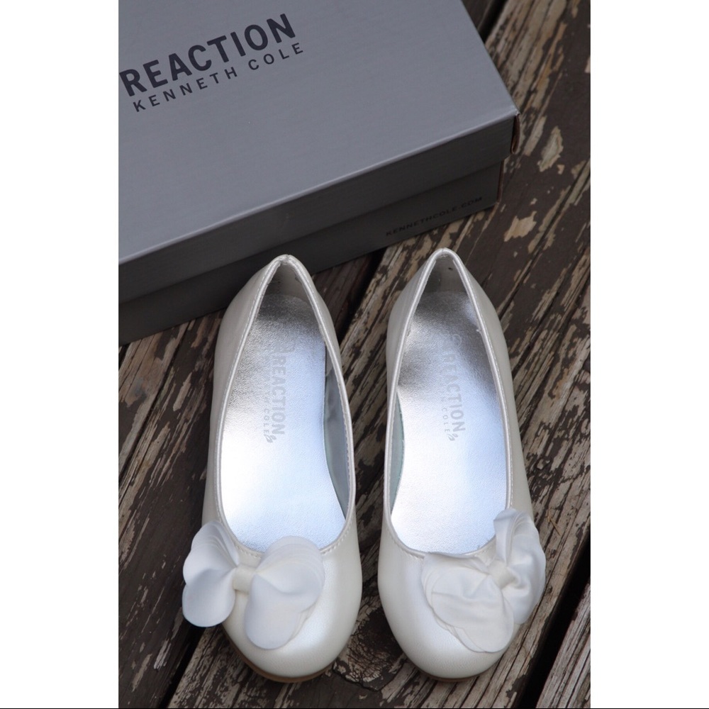 BRAND NEW Reaction Kenneth Cole kids shoes